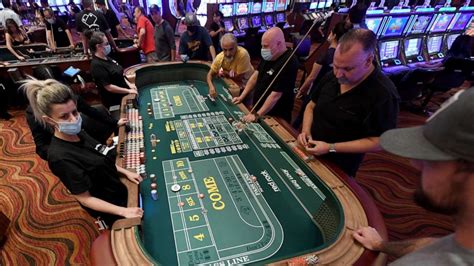 vegas casinos open during covid